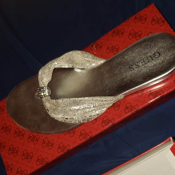 Guess Gwjahani Slip on Sandals - Picture 1 of 5